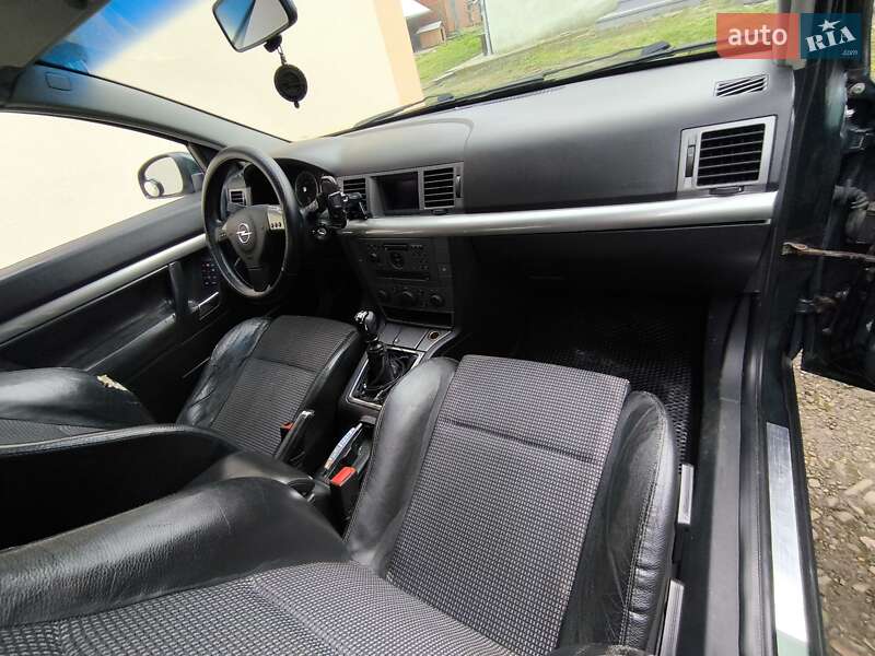 Ліфтбек Opel Vectra 2003 в Дрогобичі