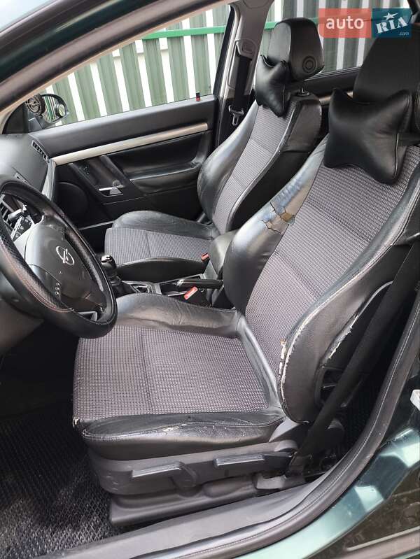 Ліфтбек Opel Vectra 2003 в Дрогобичі