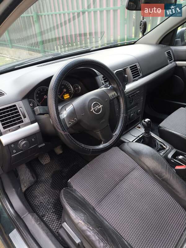 Ліфтбек Opel Vectra 2003 в Дрогобичі