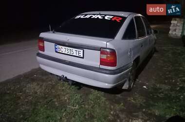 Ліфтбек Opel Vectra 1994 в Пустомитах