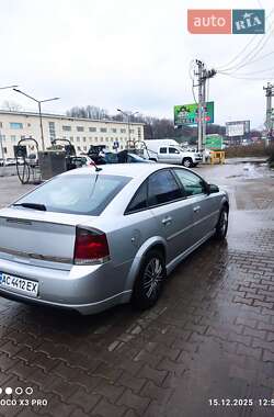 Лифтбек Opel Vectra 2004 в Вишневом