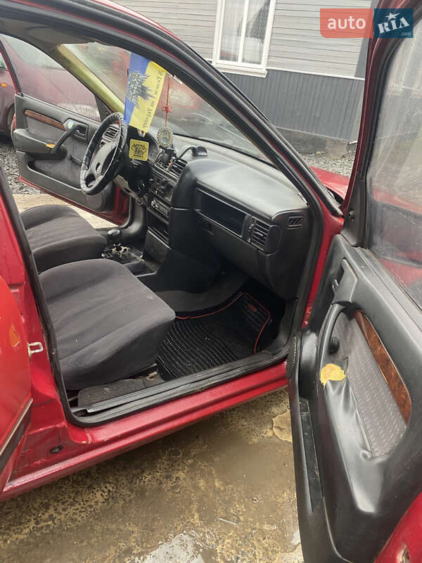 Седан Opel Vectra 1990 в Ковелі