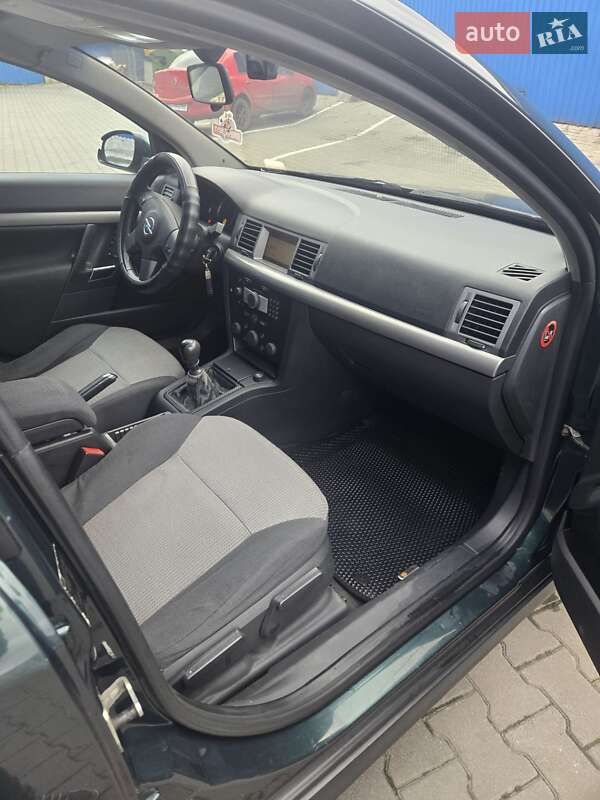 Седан Opel Vectra 2005 в Одесі