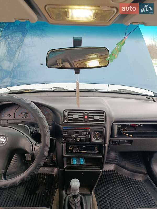 Седан Opel Vectra 1993 в Гадяче фото 14 Седан Opel Vectra 1993 в Гадяче