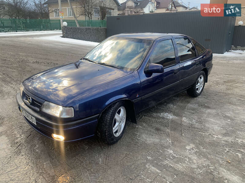 Ліфтбек Opel Vectra 1995 в Івано-Франківську