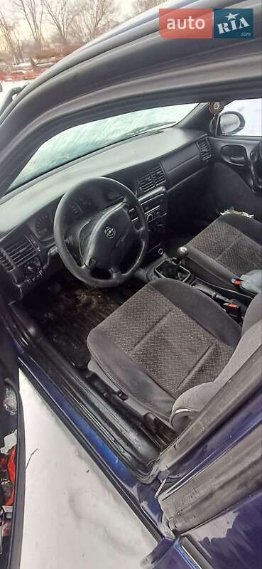 Седан Opel Vectra 1997 в Чорткові