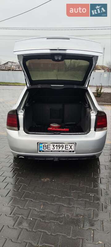 Ліфтбек Opel Vectra 2003 в Миколаєві