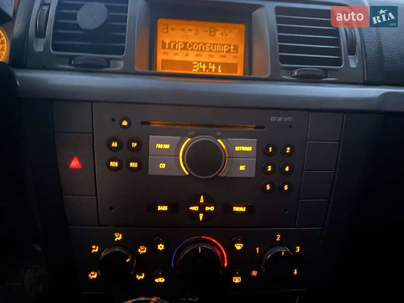 Седан Opel Vectra 2005 в Калуше