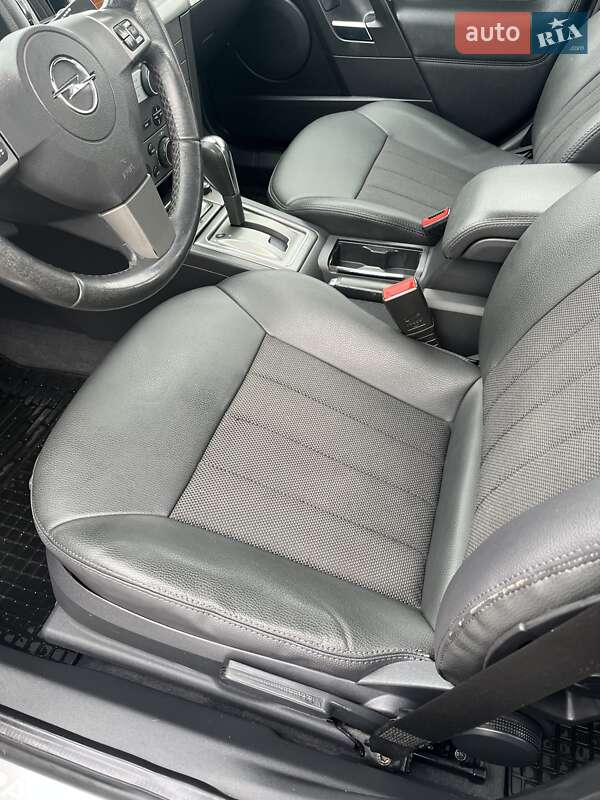 Седан Opel Vectra 2008 в Мукачево