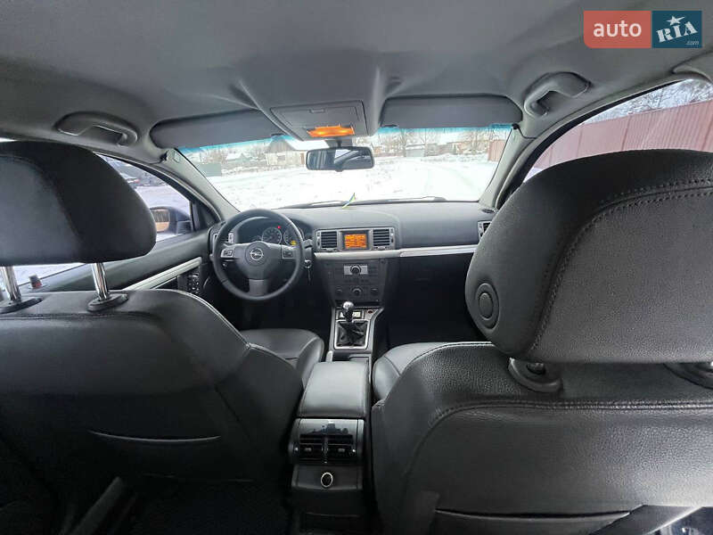 Седан Opel Vectra 2008 в Лебедине