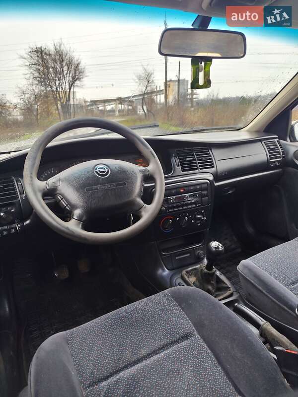Универсал Opel Vectra 2000 в Кривом Роге