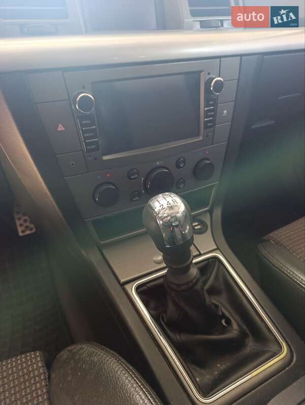 Седан Opel Vectra 2005 в Мамалыге