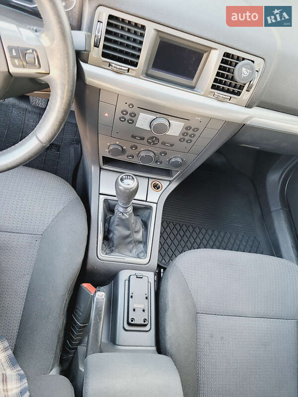 Седан Opel Vectra 2006 в Софиевской Борщаговке