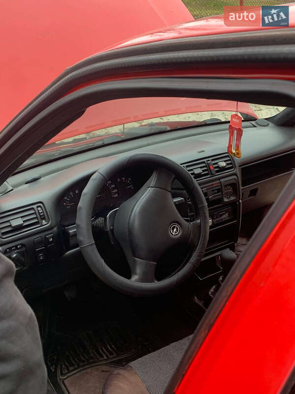 Седан Opel Vectra 1990 в Кременчуге