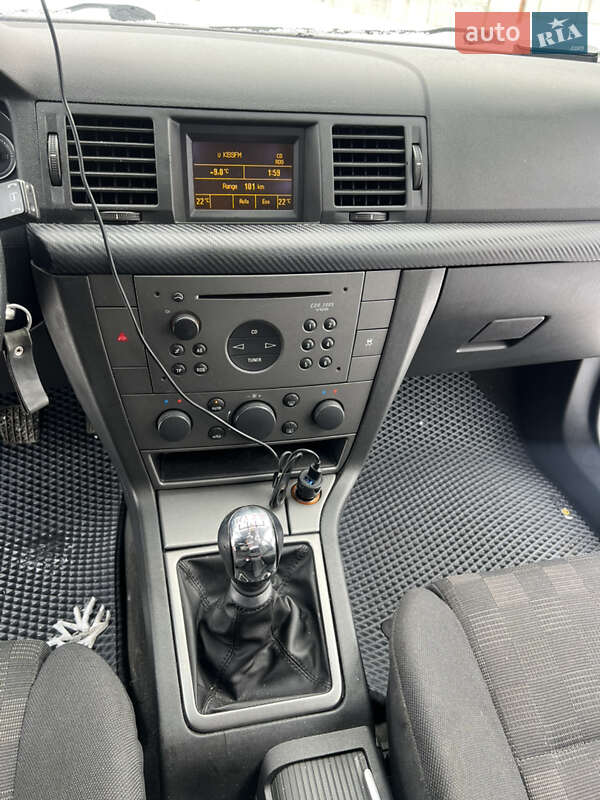 Лифтбек Opel Vectra 2003 в Киеве