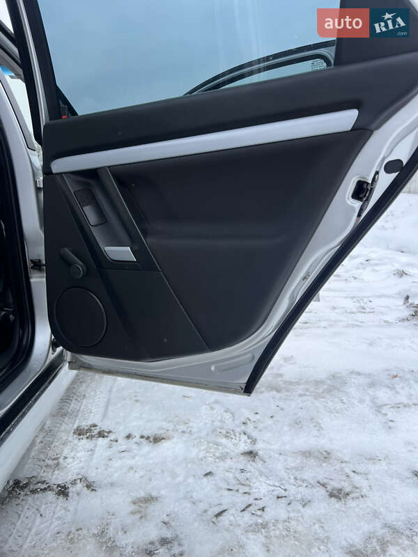 Лифтбек Opel Vectra 2003 в Киеве