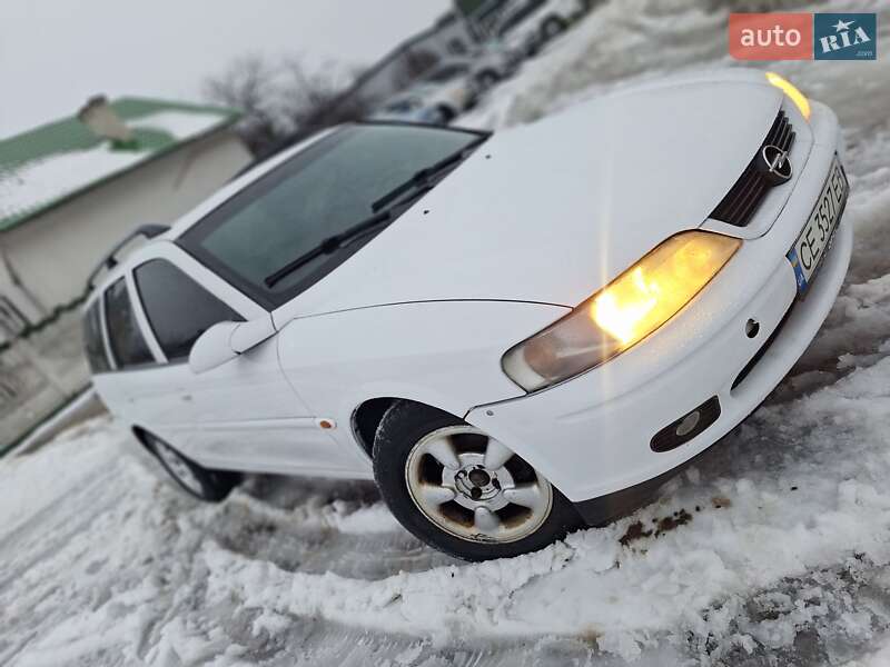 Универсал Opel Vectra 1998 в Черновцах