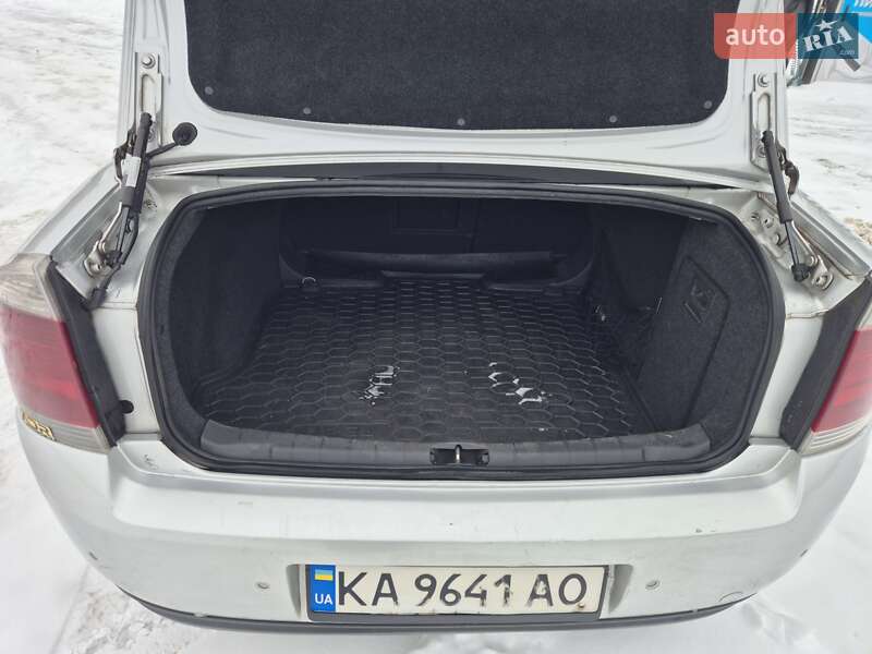 Седан Opel Vectra 2006 в Киеве