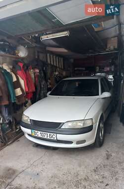 Ліфтбек Opel Vectra 1996 в Львові