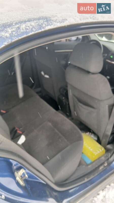 Седан Opel Vectra 2003 в Львове