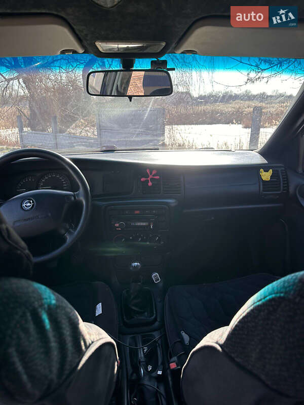 Седан Opel Vectra 1996 в Апостолово