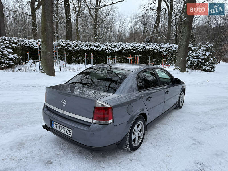 Седан Opel Vectra 2005 в Львове