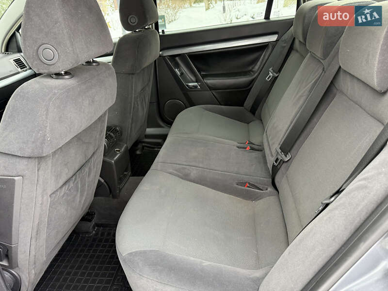 Седан Opel Vectra 2005 в Львове