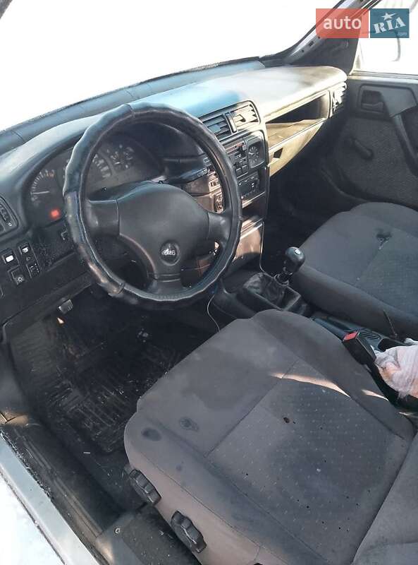 Седан Opel Vectra 1991 в Харькове фото 5 Седан Opel Vectra 1991 в Харькове