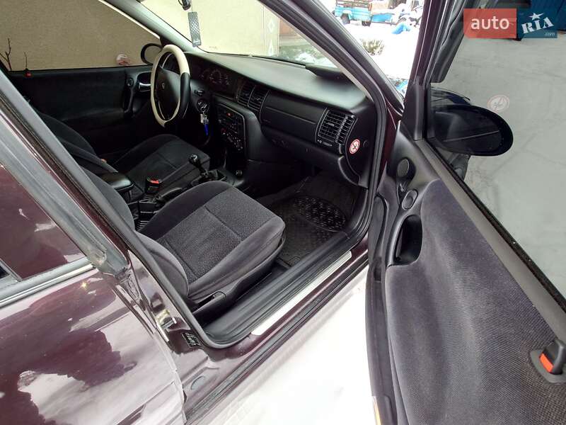 Седан Opel Vectra 2000 в Черновцах