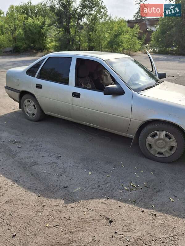 Седан Opel Vectra 1991 в Чернігові