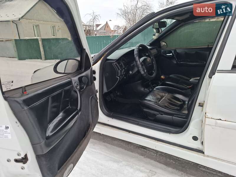 Седан Opel Vectra 1998 в Немирові