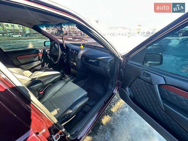 Седан Opel Vectra 1990 в Киеве