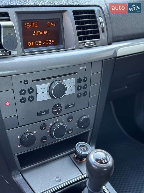 Седан Opel Vectra 2006 в Дубно