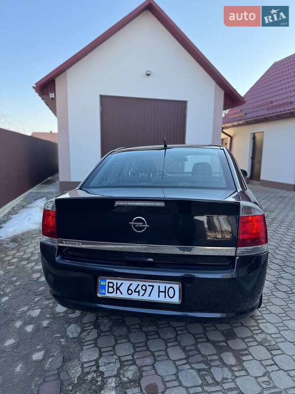 Седан Opel Vectra 2006 в Дубно