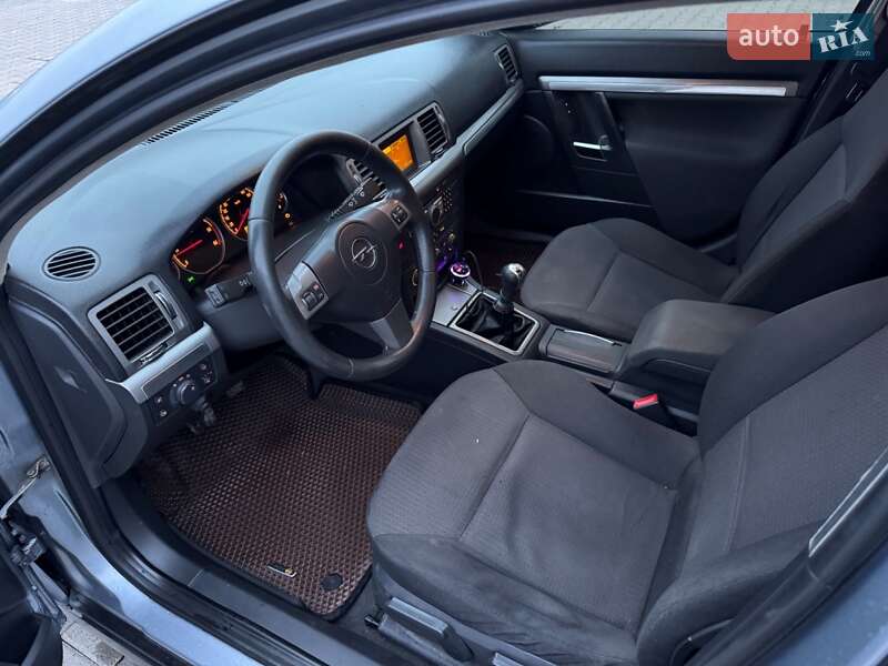 Универсал Opel Vectra 2006 в Черновцах