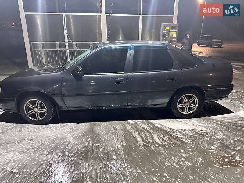 Седан Opel Vectra 1995 в Полтаве