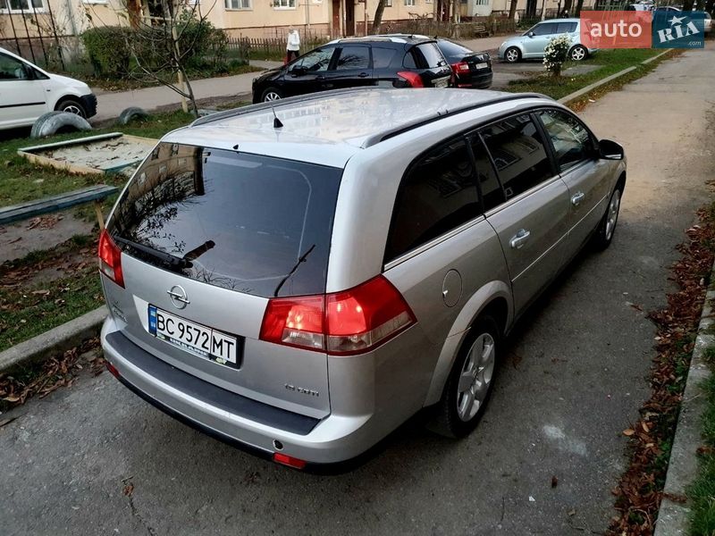 Универсал Opel Vectra 2004 в Стрые