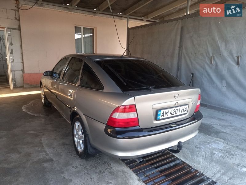 Лифтбек Opel Vectra 1997 в Житомире