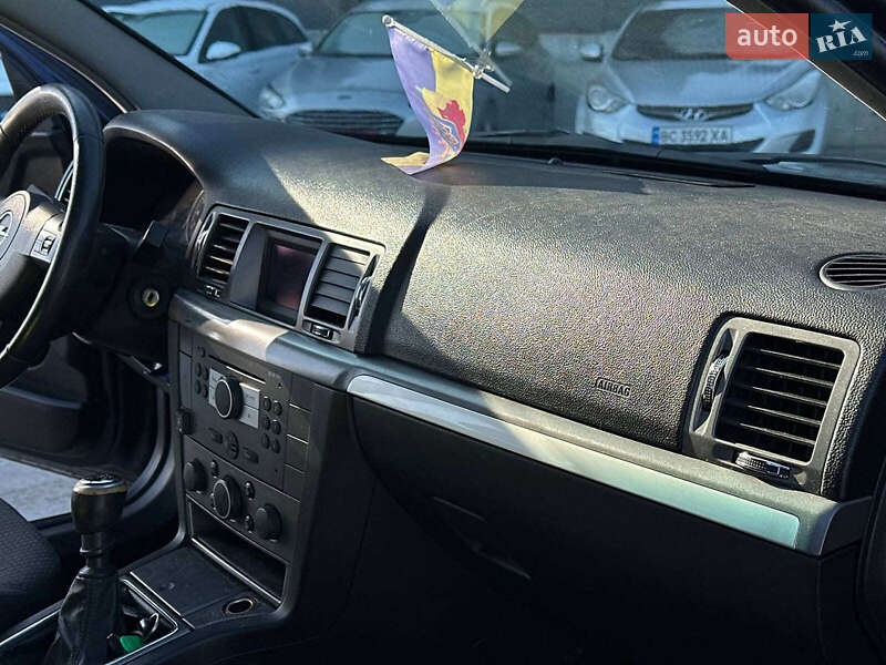 Седан Opel Vectra 2007 в Львове