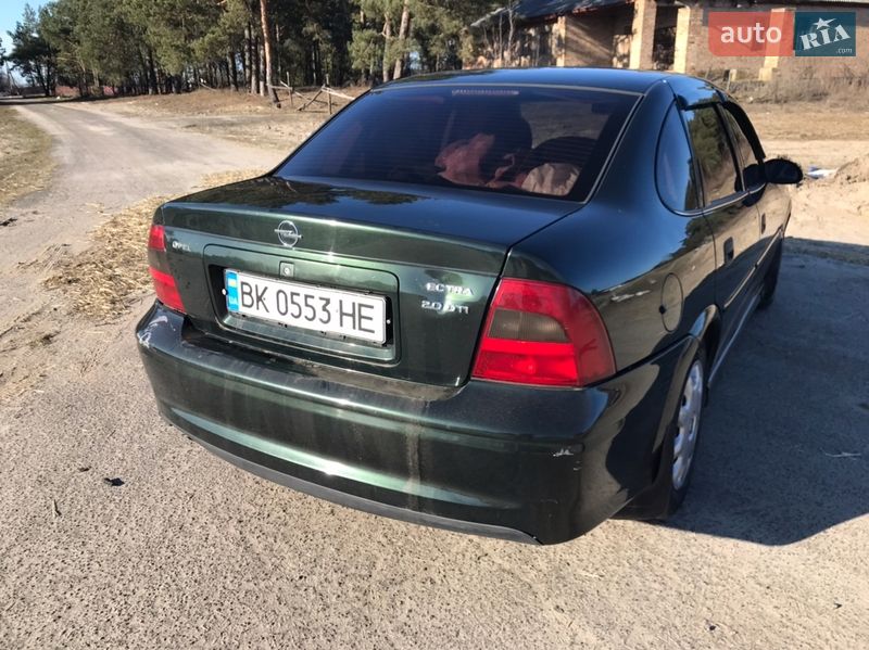 Седан Opel Vectra 2001 в Дубровице