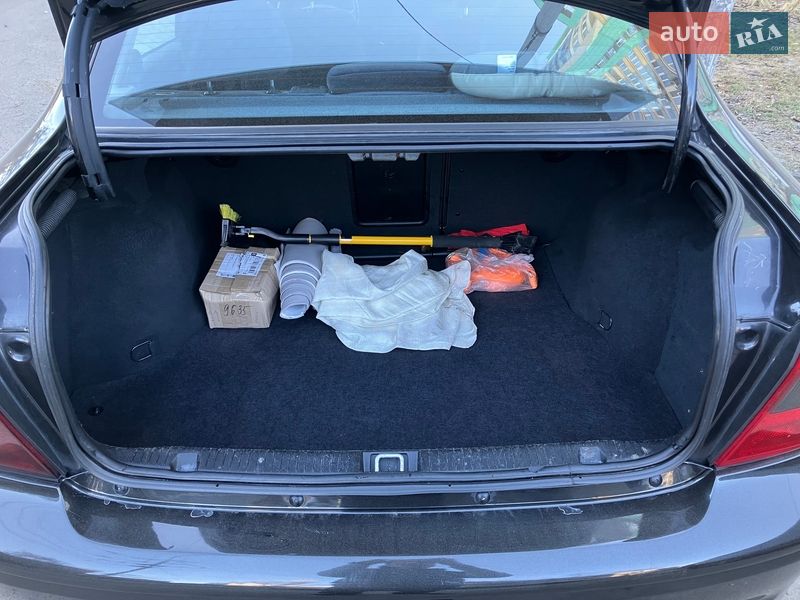 Седан Opel Vectra 2002 в Києві