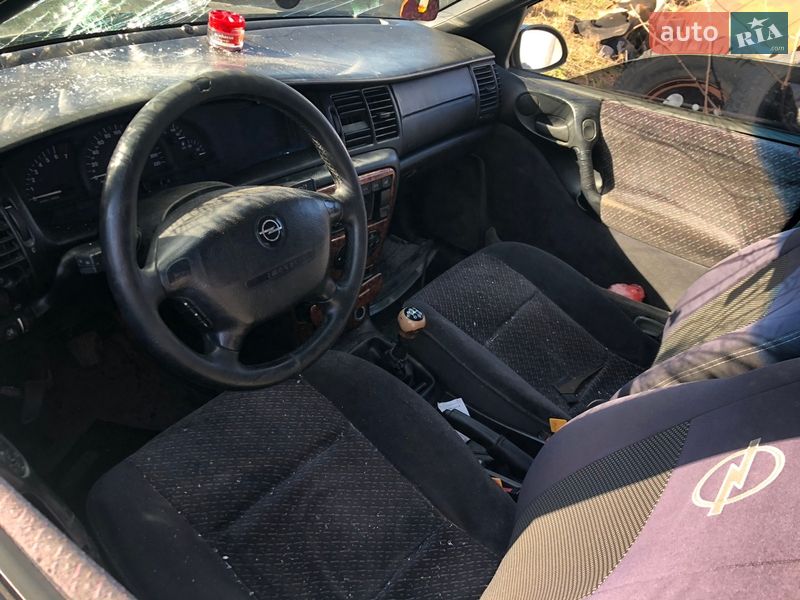 Седан Opel Vectra 1997 в Надворной