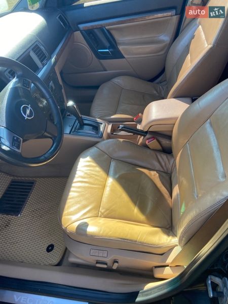 Седан Opel Vectra 2006 в Латовке