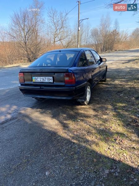 Лифтбек Opel Vectra 1991 в Самборе