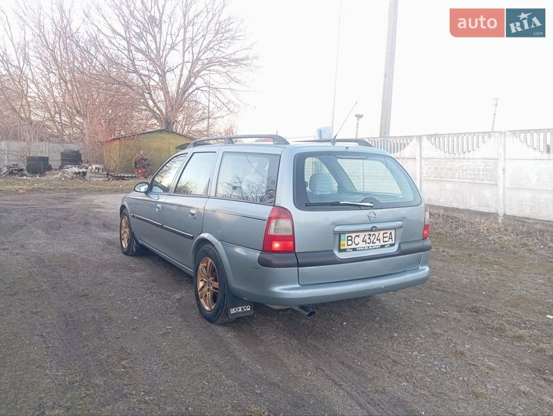 Универсал Opel Vectra 1996 в Дубно
