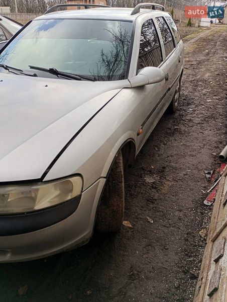Универсал Opel Vectra 1998 в Шишаки