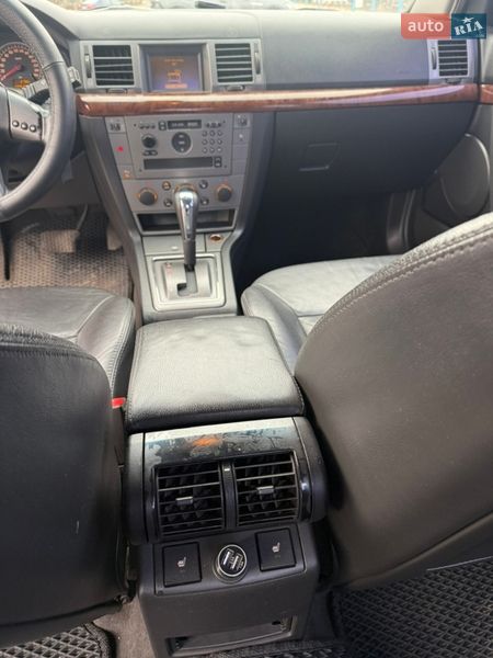 Седан Opel Vectra 2004 в Киеве