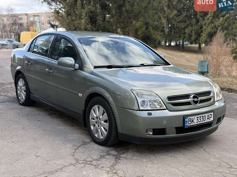 Седан Opel Vectra 2005 в Ровно