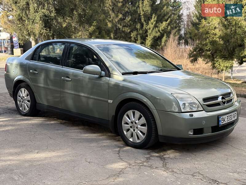 Седан Opel Vectra 2005 в Ровно
