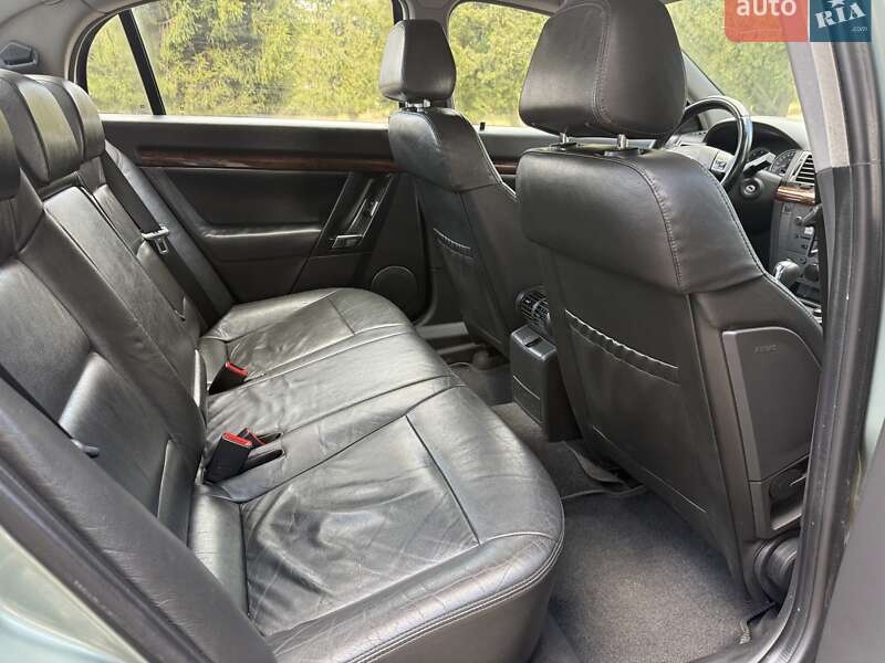 Седан Opel Vectra 2005 в Ровно